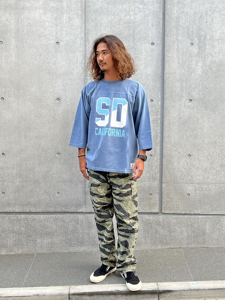 SD Heavyweight Football Logo T