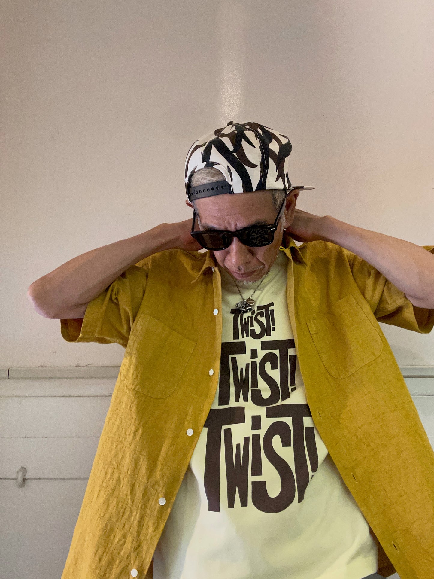 Twist TEE