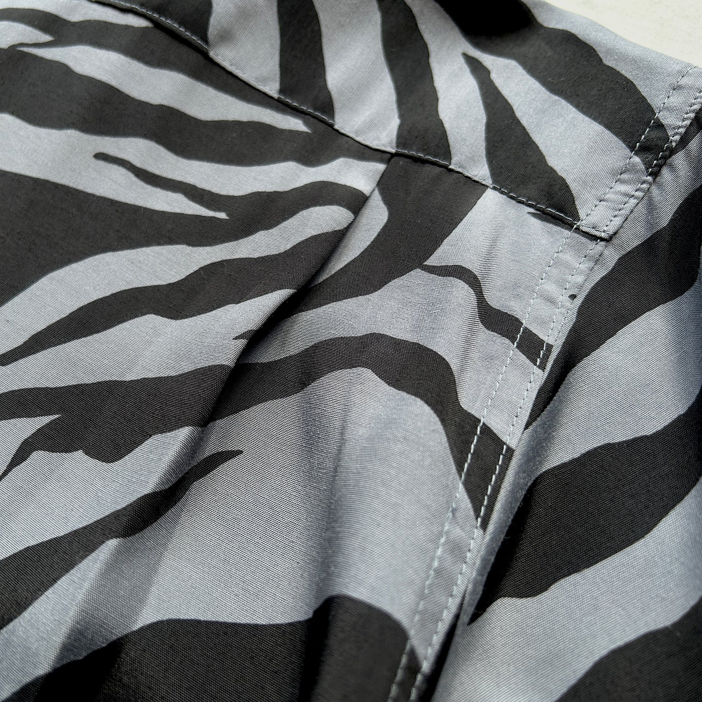 Hawaiian SS Shirt / Zebra