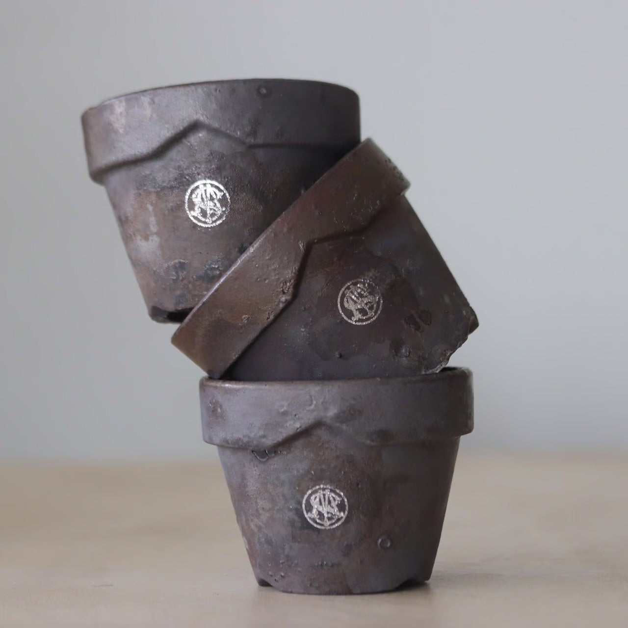 MASSES x 芽の巣山 TAKERO POT I IRON CHARCOAL